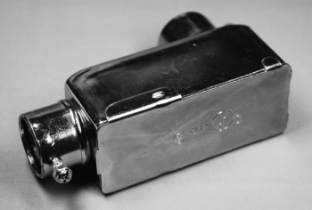 青山電陶 E17耳付レセップ・黒 25個入 青山電陶 E17耳付レセップ・黒 25個入